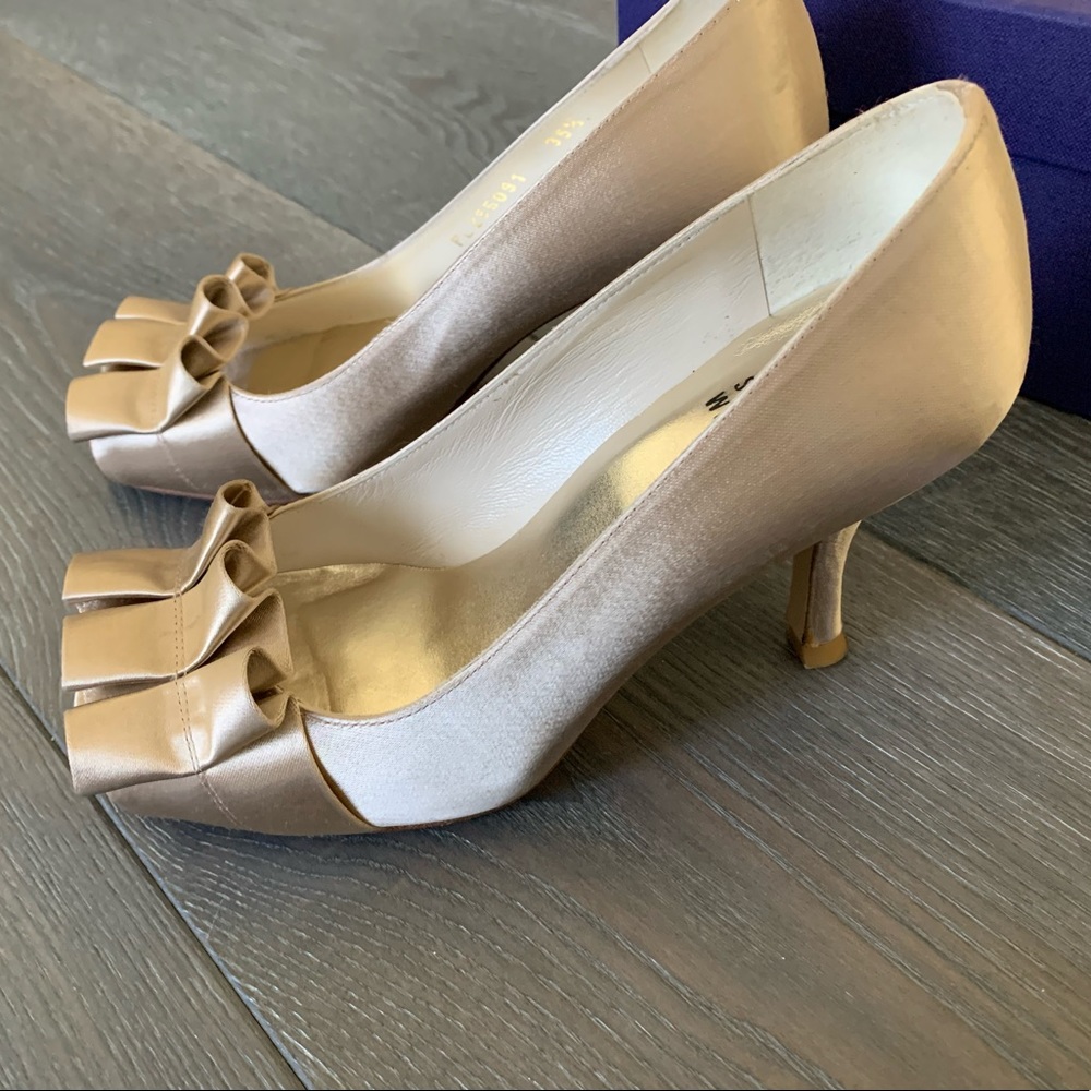 Stuart Weitzman Peep-Toe Pumps in satin 5.5